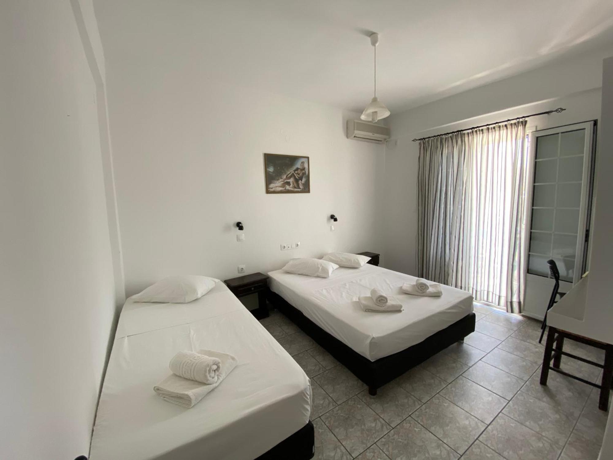 Deep Blue Rooms & Apartments Mylopotas Luaran gambar
