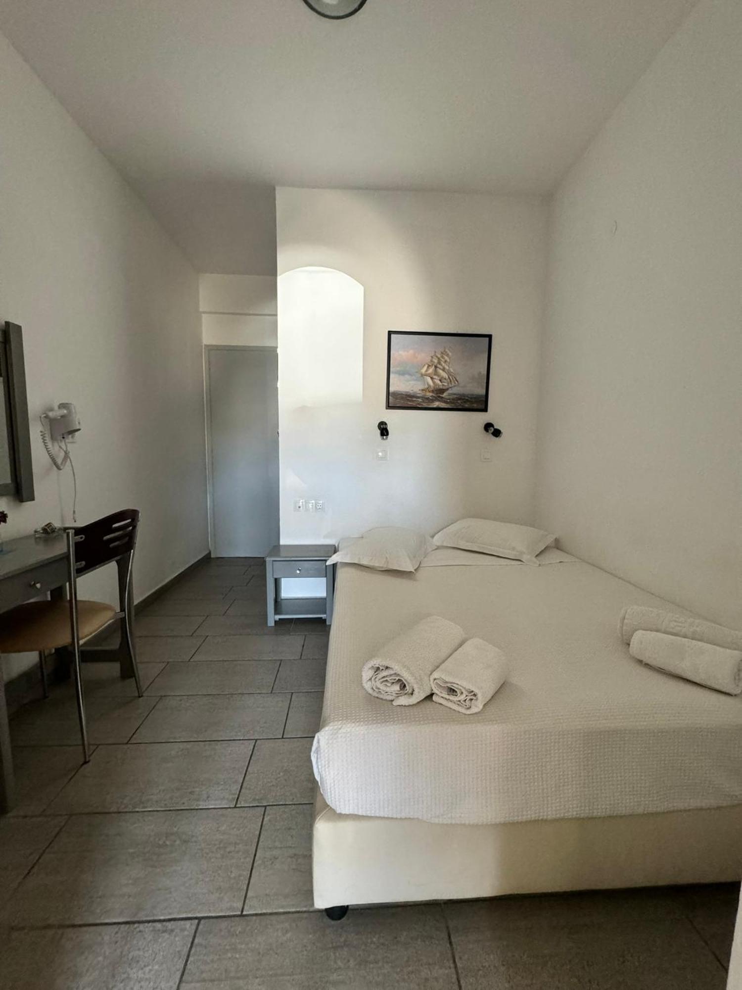Deep Blue Rooms & Apartments Mylopotas Luaran gambar